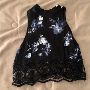 Kendall&kylie black flower crop